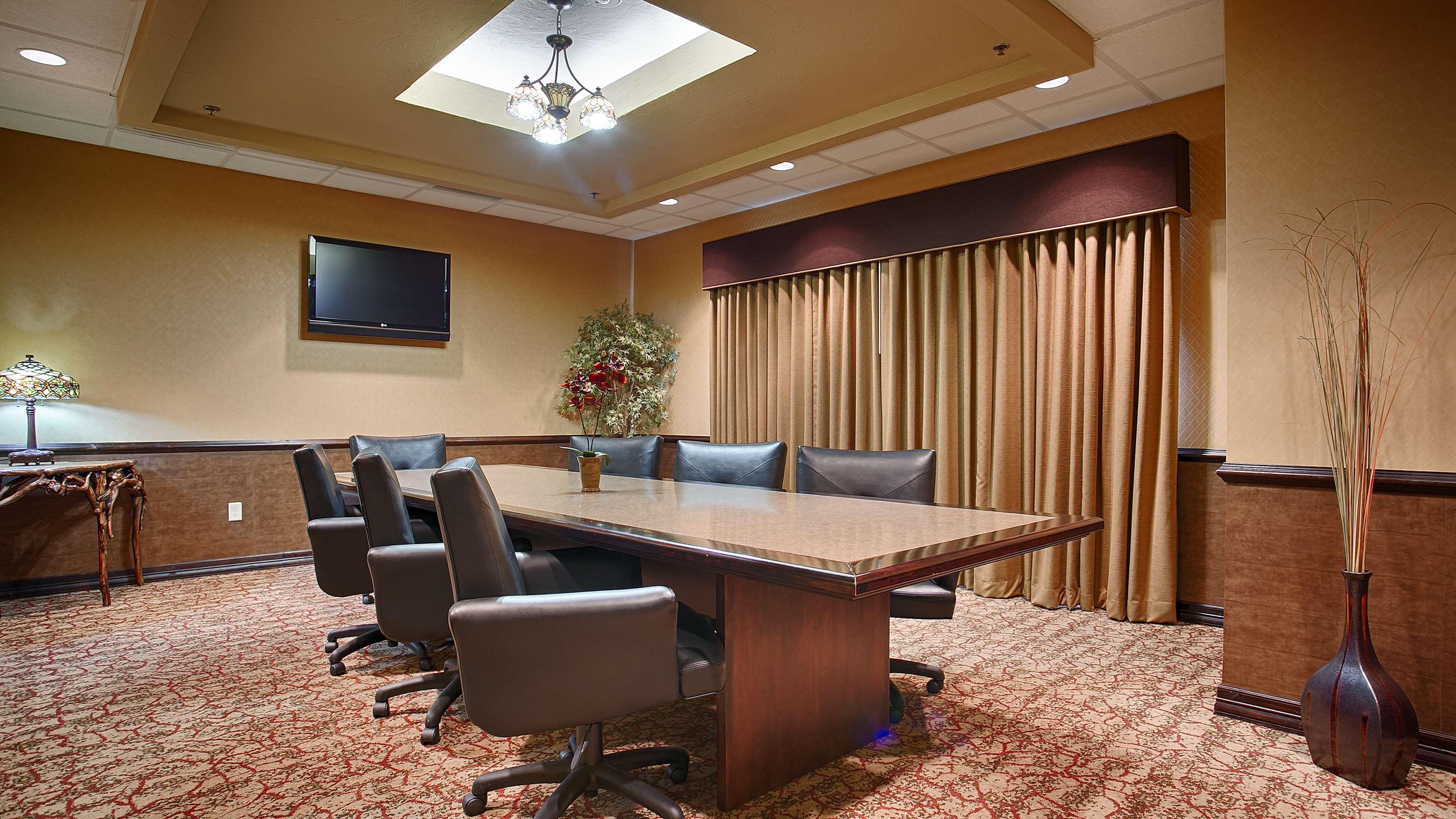 Best Western Plus Cimarron Hotel & Suites Stillwater Εξωτερικό φωτογραφία